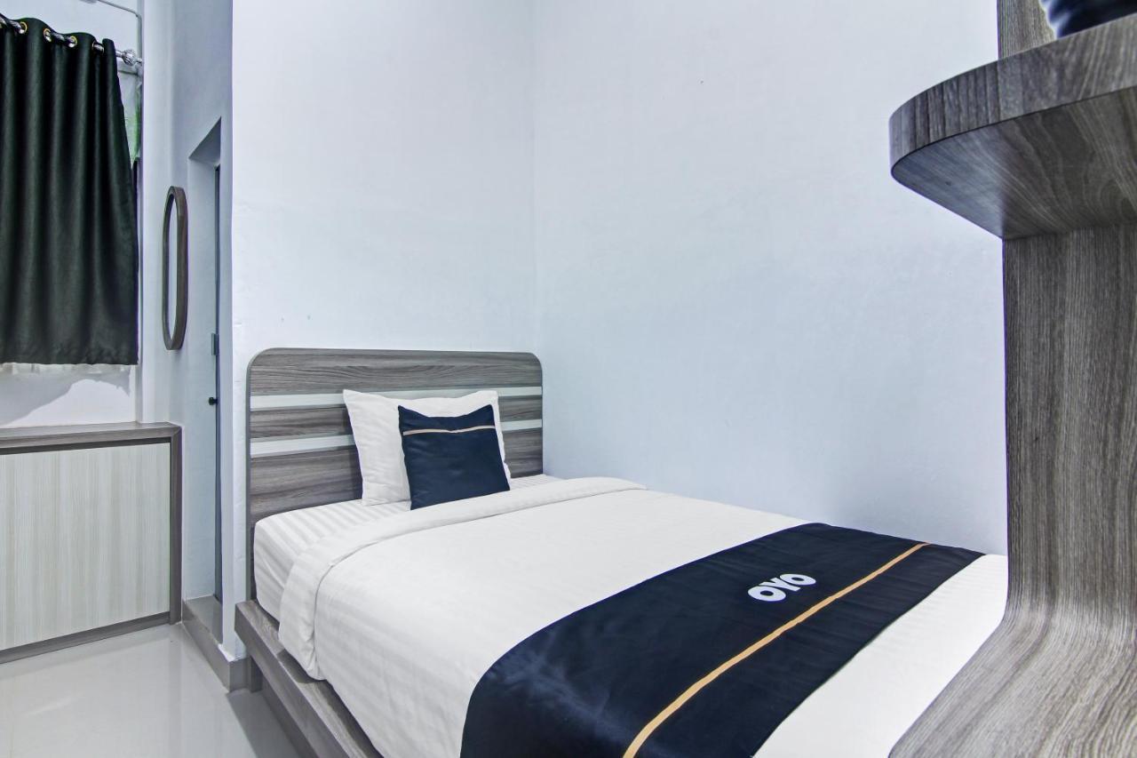 OYO 90704 Nabila Residence Syariah Padang  Luaran gambar