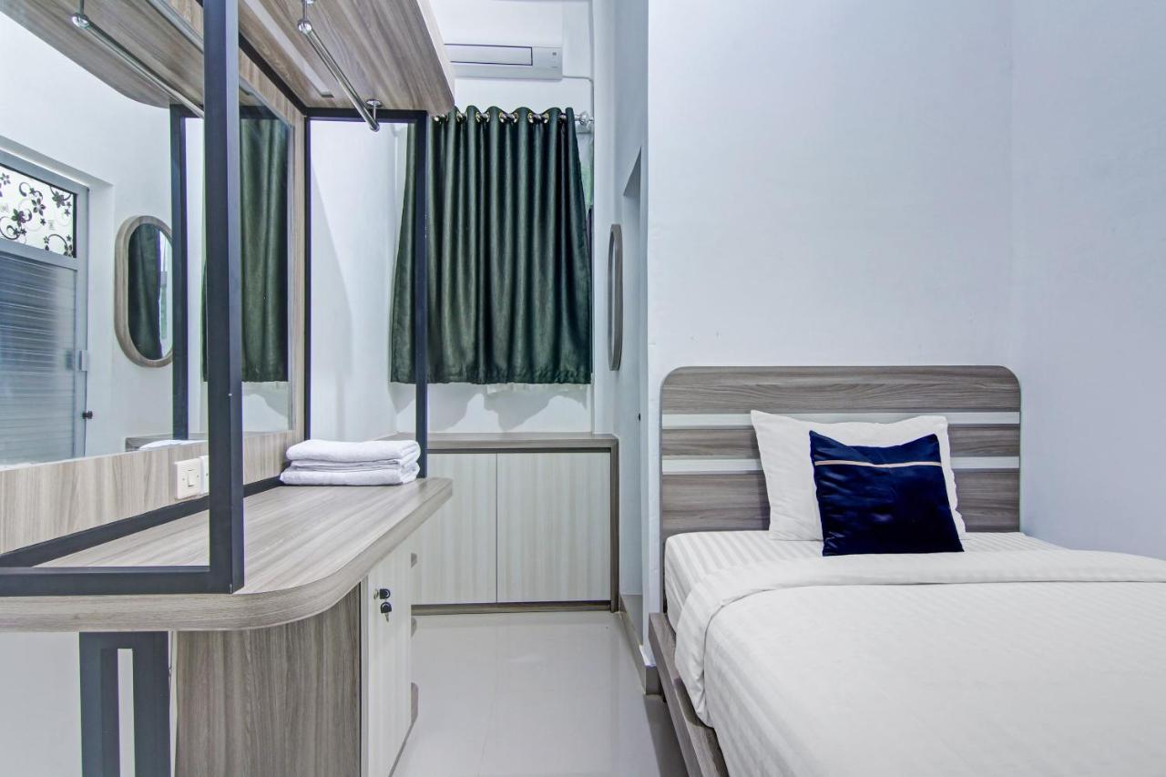 OYO 90704 Nabila Residence Syariah Padang  Luaran gambar